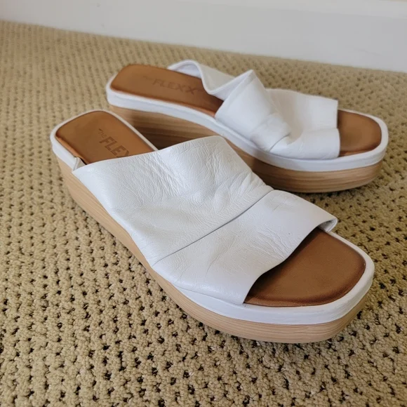 THE FLEXX, LARCH Wedge, White and Tan Sandal, SIZE 40 (Euro 81/2-9) - Picture 1 of 3